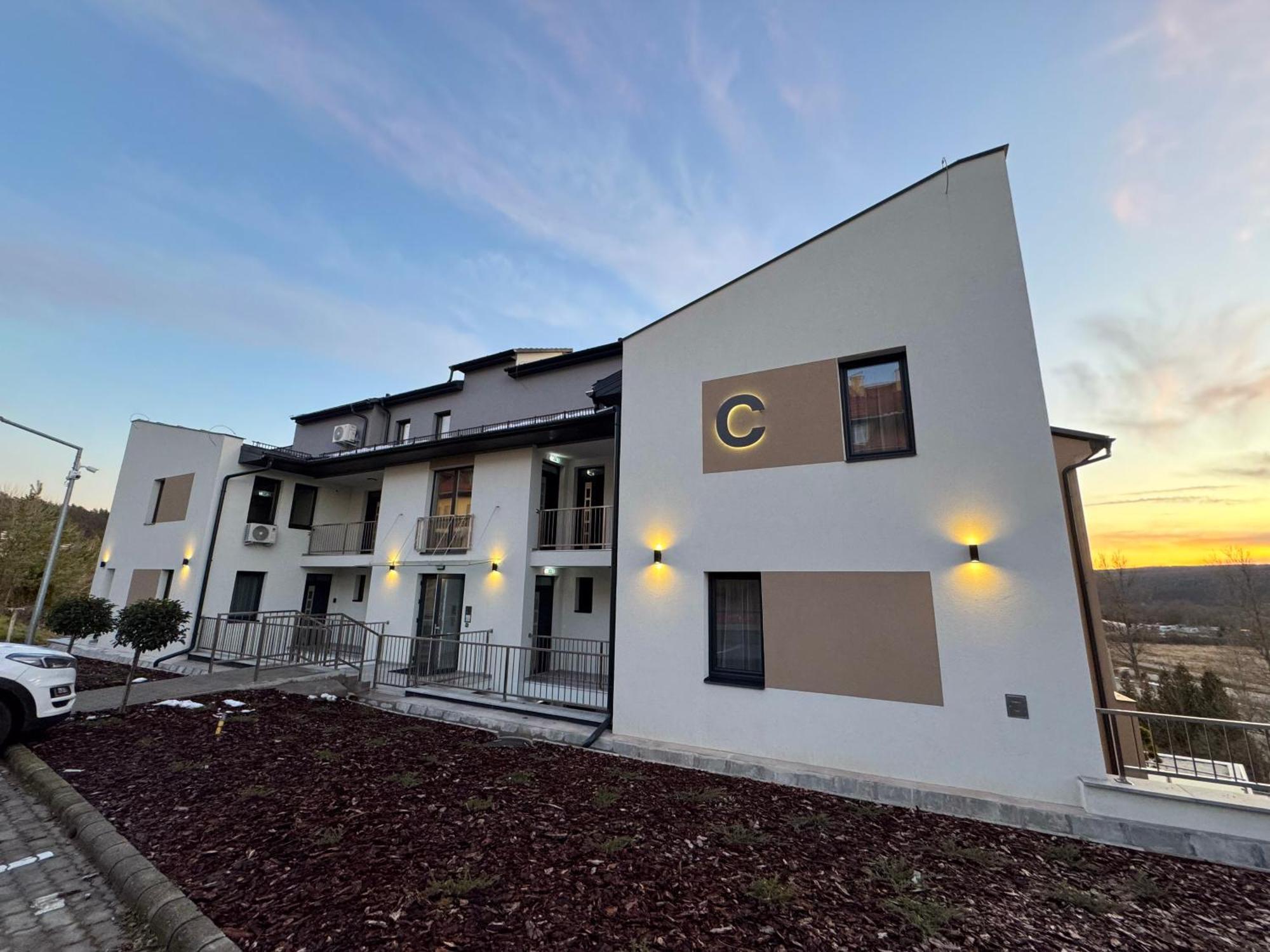 Salt Hill Premium Apartments エゲルサローク エクステリア 写真