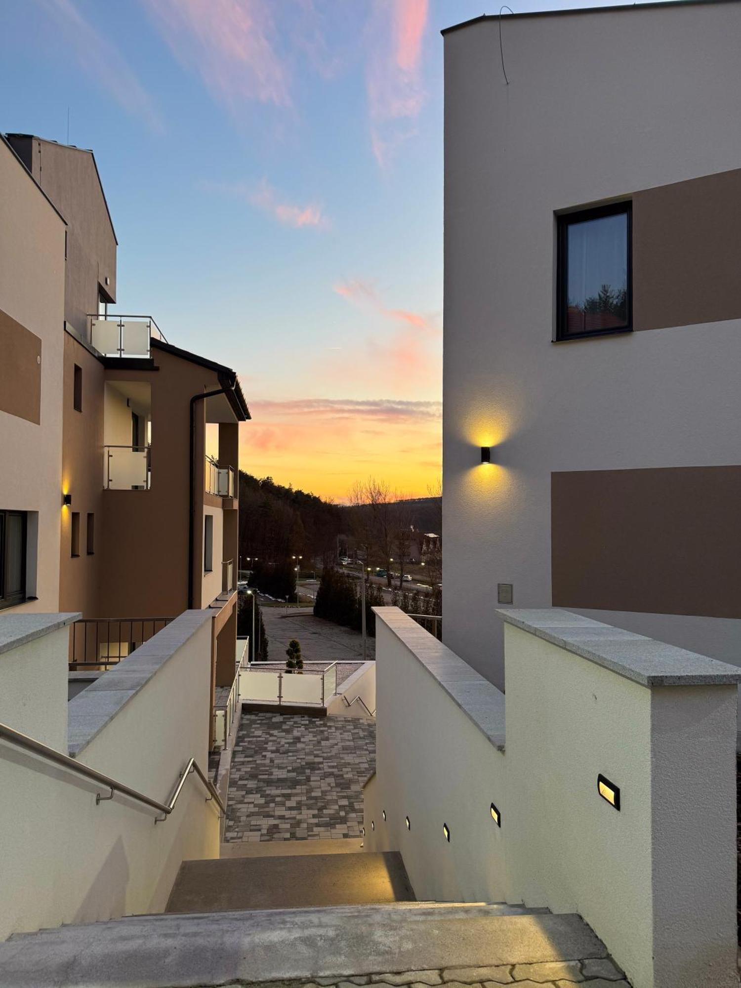 Salt Hill Premium Apartments エゲルサローク エクステリア 写真