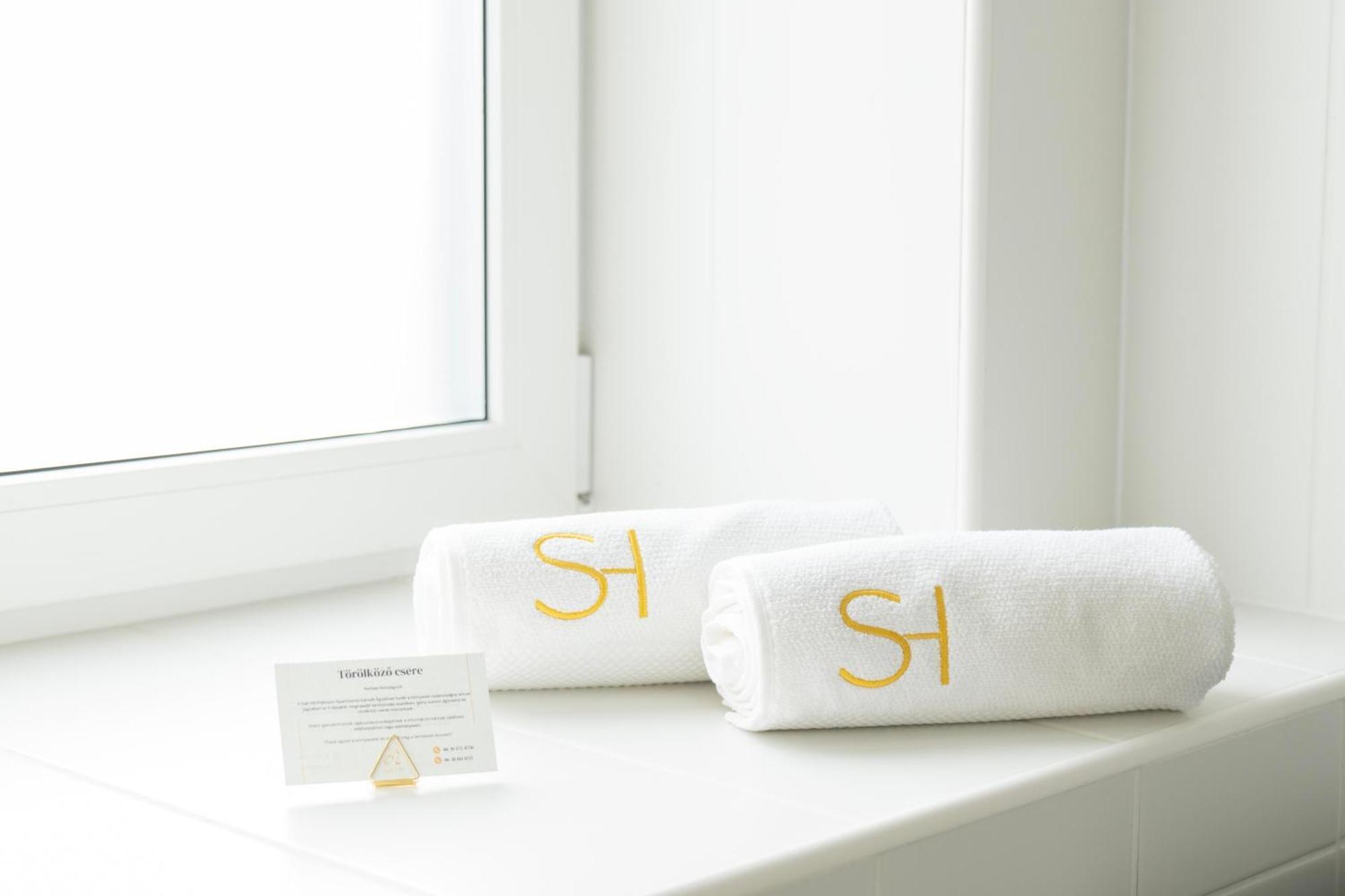 Salt Hill Premium Apartments エゲルサローク エクステリア 写真