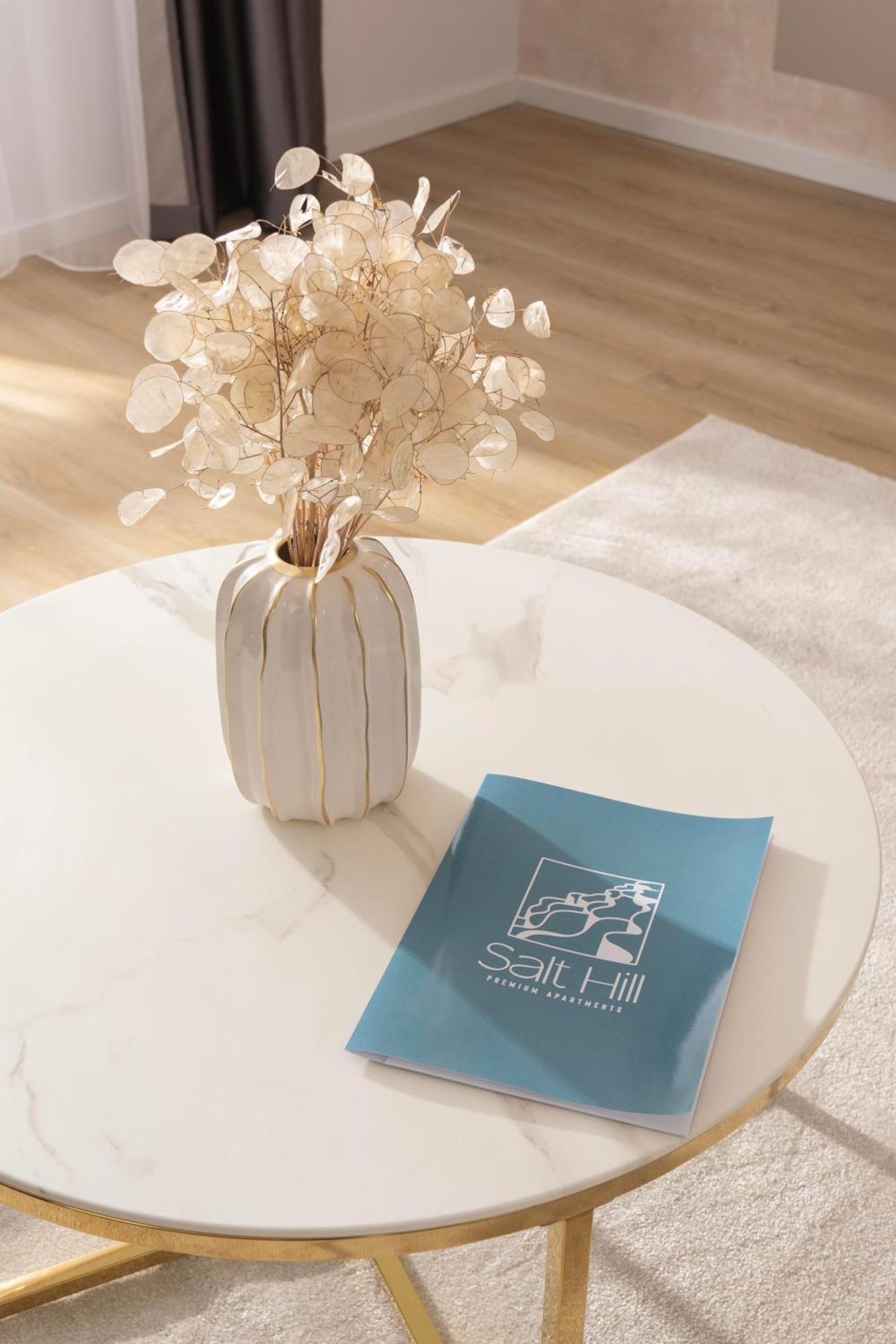 Salt Hill Premium Apartments エゲルサローク エクステリア 写真