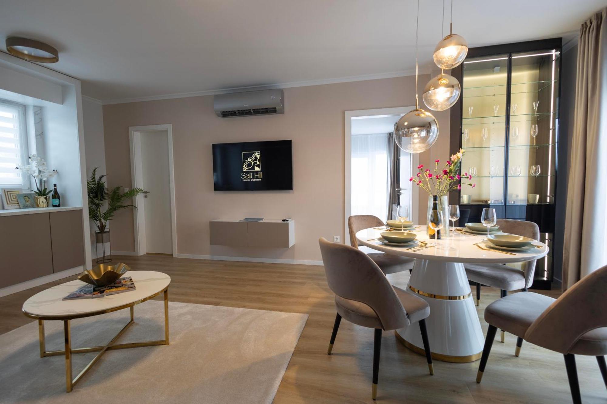 Salt Hill Premium Apartments エゲルサローク エクステリア 写真