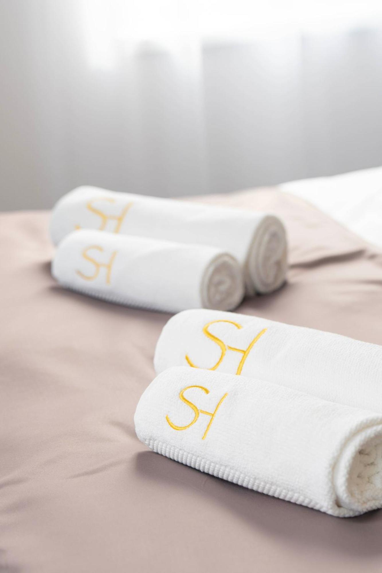 Salt Hill Premium Apartments エゲルサローク エクステリア 写真