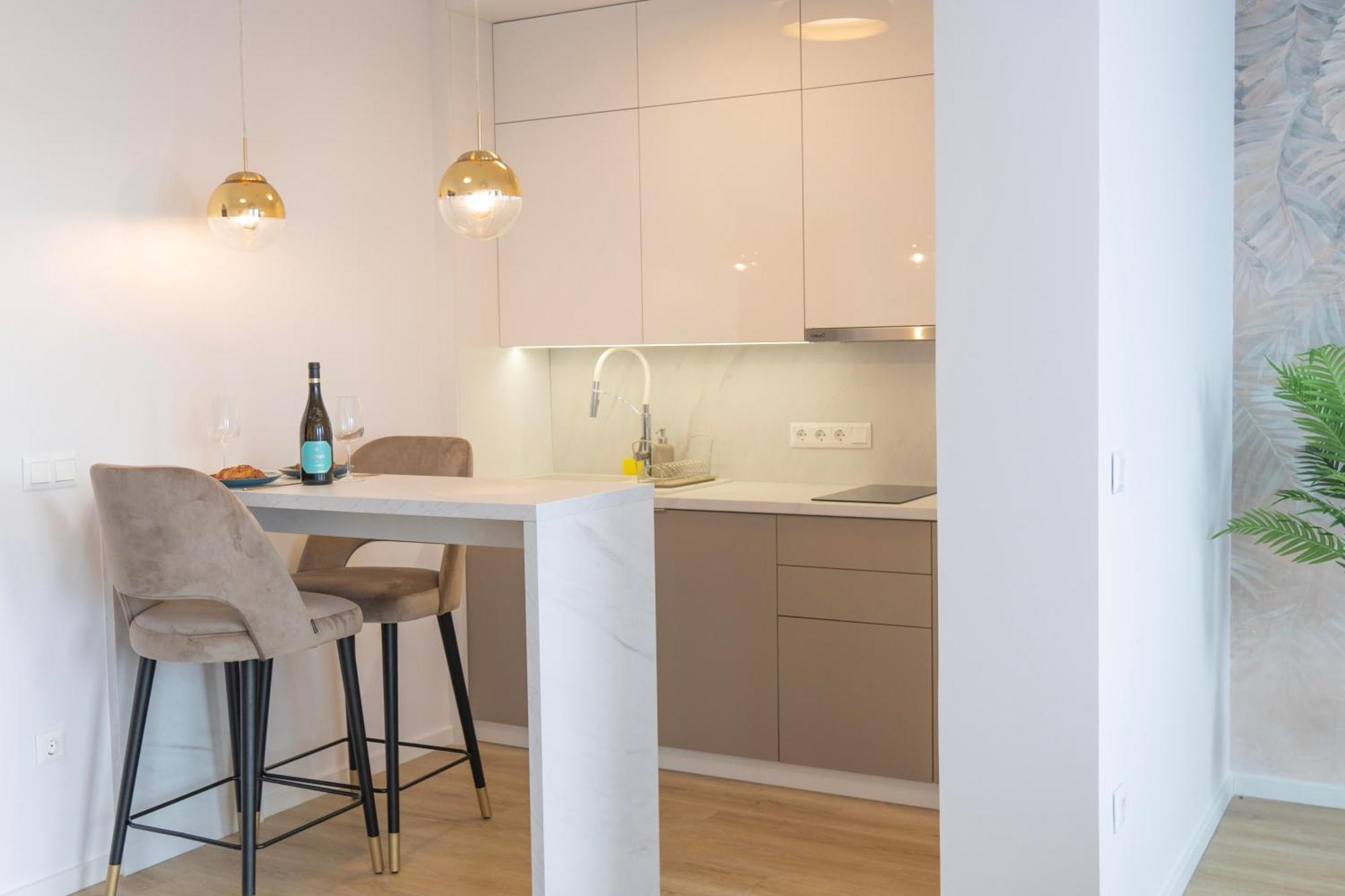 Salt Hill Premium Apartments エゲルサローク エクステリア 写真