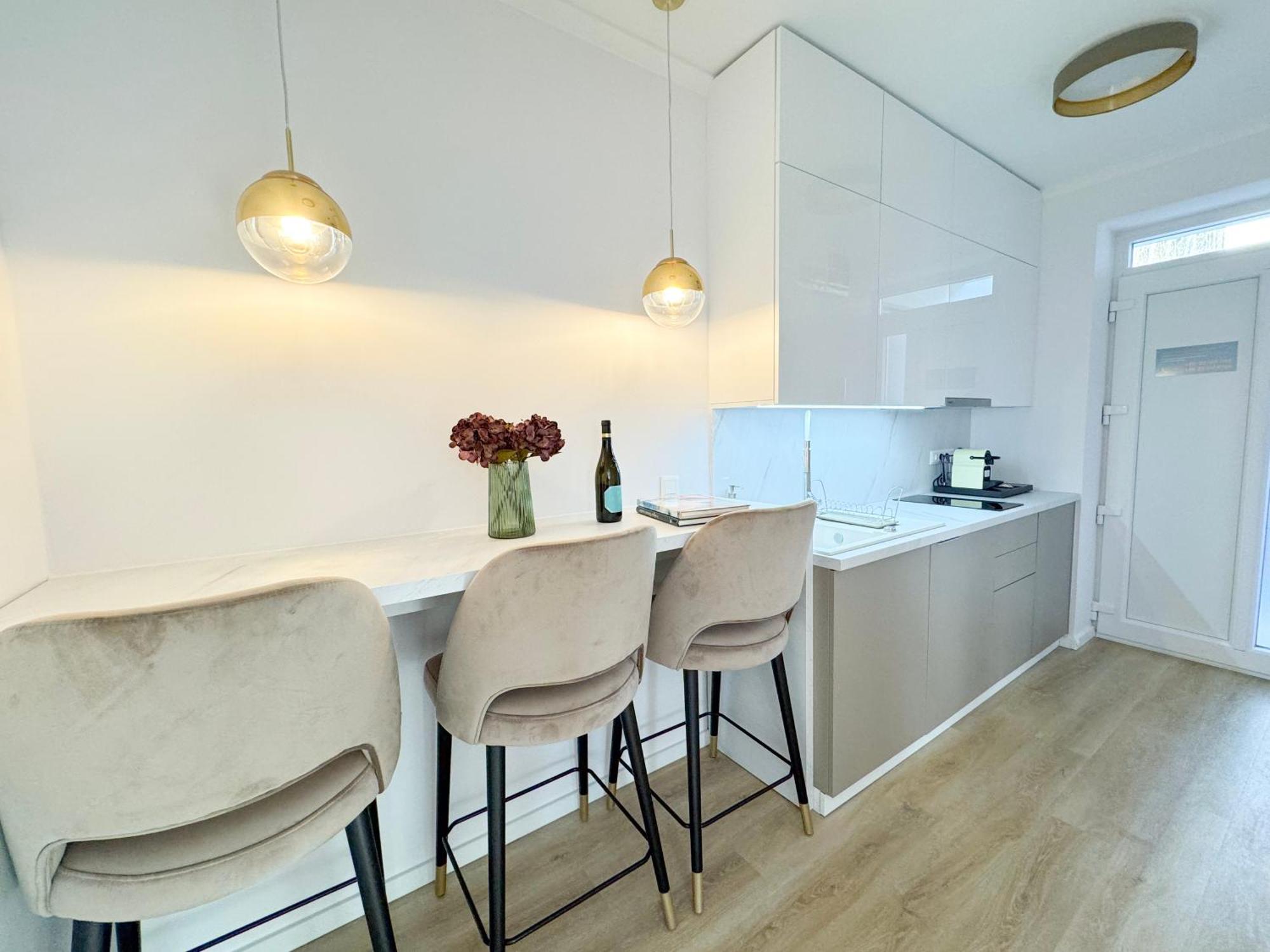 Salt Hill Premium Apartments エゲルサローク エクステリア 写真
